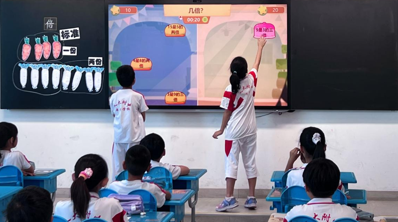 故事叙述类:智能课堂如何重塑未来教育